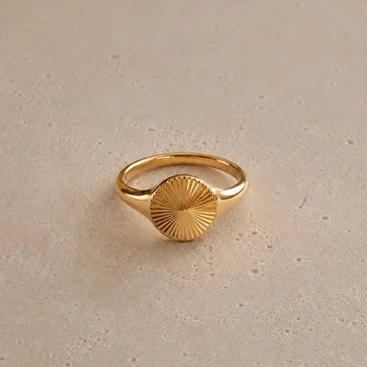 Nomi Ring