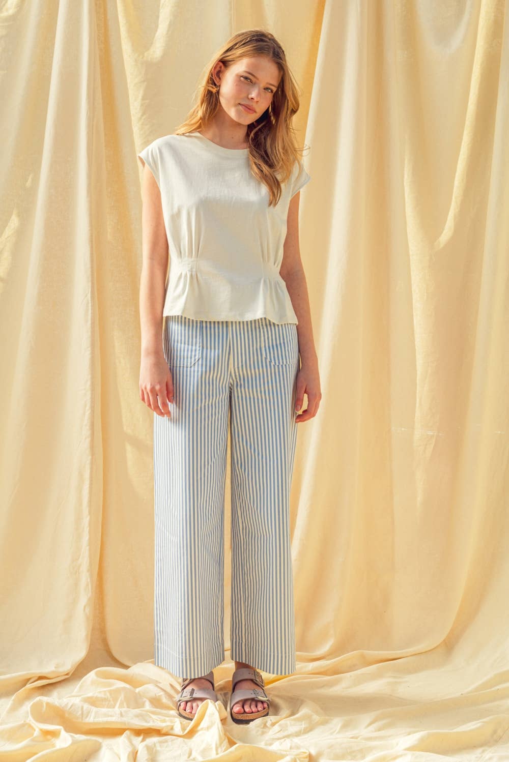 ROUND NECK WAIST DETAILED CAP SLEEVE TOP